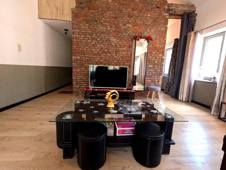 Appartements De Charme Dadou Mons Belgium Esterno foto