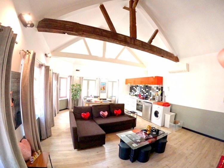 Appartements De Charme Dadou Mons Belgium Esterno foto