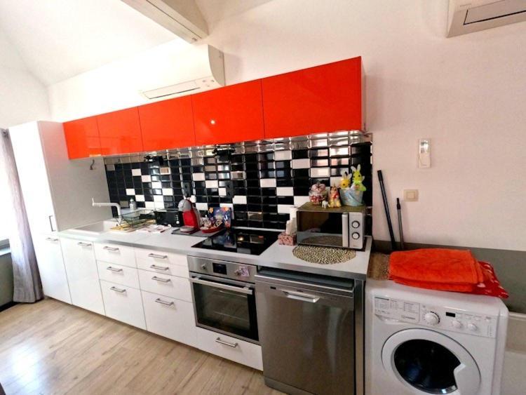 Appartements De Charme Dadou Mons Belgium Esterno foto